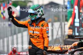 Oscar Piastri (AUS) McLaren celebrates his pole position in Sprint qualifying parc ferme. 01.11.2024. Formula 1 World Championship, Rd 21, Brazilian Grand Prix, Sao Paulo, Brazil, Sprint Qualifying Day.