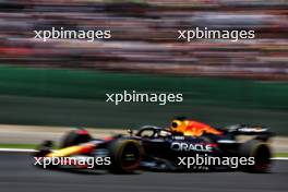 Max Verstappen (NLD) Red Bull Racing RB20. 01.11.2024. Formula 1 World Championship, Rd 21, Brazilian Grand Prix, Sao Paulo, Brazil, Sprint Qualifying Day.