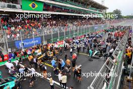 The grid before the start of the race. 03.11.2024. Formula 1 World Championship, Rd 21, Brazilian Grand Prix, Sao Paulo, Brazil, Race Day.