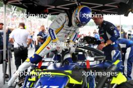 Franco Colapinto (ARG) Williams Racing FW46 on the grid. 03.11.2024. Formula 1 World Championship, Rd 21, Brazilian Grand Prix, Sao Paulo, Brazil, Race Day.