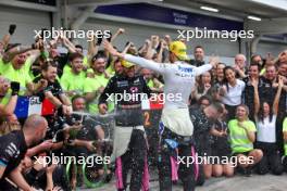 Esteban Ocon (FRA) Alpine F1 Team and Pierre Gasly (FRA) Alpine F1 Team celebrate a 2-3 finish with the team. 03.11.2024. Formula 1 World Championship, Rd 21, Brazilian Grand Prix, Sao Paulo, Brazil, Race Day.