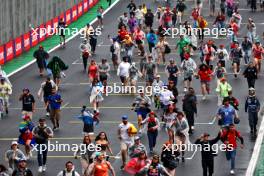 Circuit atmosphere - fans at the podium. 03.11.2024. Formula 1 World Championship, Rd 21, Brazilian Grand Prix, Sao Paulo, Brazil, Race Day.