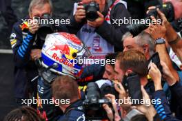 Race winner Max Verstappen (NLD) Red Bull Racing celebrates in parc ferme with the team. 03.11.2024. Formula 1 World Championship, Rd 21, Brazilian Grand Prix, Sao Paulo, Brazil, Race Day.