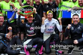 Esteban Ocon (FRA) Alpine F1 Team and Pierre Gasly (FRA) Alpine F1 Team celebrate a 2-3 finish with the team. 03.11.2024. Formula 1 World Championship, Rd 21, Brazilian Grand Prix, Sao Paulo, Brazil, Race Day.