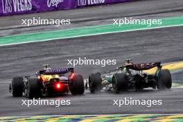 Lewis Hamilton (GBR) Mercedes AMG F1 W15 and Franco Colapinto (ARG) Williams Racing FW46 battle for position. 03.11.2024. Formula 1 World Championship, Rd 21, Brazilian Grand Prix, Sao Paulo, Brazil, Race Day.