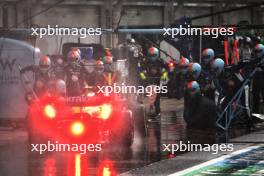 Lando Norris (GBR) McLaren MCL38 makes a pit stop. 03.11.2024. Formula 1 World Championship, Rd 21, Brazilian Grand Prix, Sao Paulo, Brazil, Race Day.