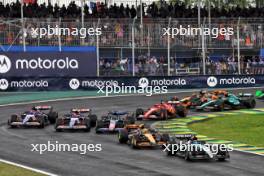 George Russell (GBR) Mercedes AMG F1 W15 leads at the start of the race. 03.11.2024. Formula 1 World Championship, Rd 21, Brazilian Grand Prix, Sao Paulo, Brazil, Race Day.