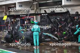 Lewis Hamilton (GBR) Mercedes AMG F1 W15 makes a pit stop. 03.11.2024. Formula 1 World Championship, Rd 21, Brazilian Grand Prix, Sao Paulo, Brazil, Race Day.