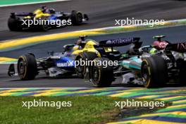 Franco Colapinto (ARG) Williams Racing FW46 leads Lewis Hamilton (GBR) Mercedes AMG F1 W15. 02.11.2024. Formula 1 World Championship, Rd 21, Brazilian Grand Prix, Sao Paulo, Brazil, Sprint and Qualifying Day.