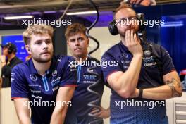 Williams Racing watch qualifying. 03.11.2024. Formula 1 World Championship, Rd 21, Brazilian Grand Prix, Sao Paulo, Brazil, Race Day.