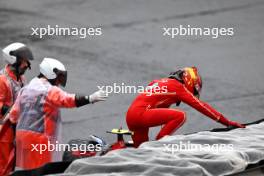 Carlos Sainz Jr (ESP) Ferrari SF-24 crashed during qualifying. 03.11.2024. Formula 1 World Championship, Rd 21, Brazilian Grand Prix, Sao Paulo, Brazil, Race Day.