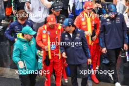 (L to R): Fernando Alonso (ESP) Aston Martin F1 Team, Carlos Sainz Jr (ESP) Ferrari; and Sergio Perez (MEX) Red Bull Racing, on the drivers' parade. 03.11.2024. Formula 1 World Championship, Rd 21, Brazilian Grand Prix, Sao Paulo, Brazil, Race Day.