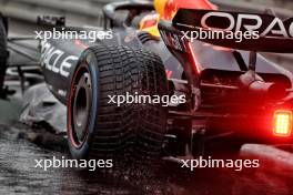 Max Verstappen (NLD) Red Bull Racing RB20 - wet tyres. 03.11.2024. Formula 1 World Championship, Rd 21, Brazilian Grand Prix, Sao Paulo, Brazil, Race Day.