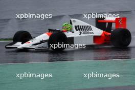 Lewis Hamilton drives Ayrton Senna's 1990 title winning car 03.11.2024. Formula 1 World Championship, Rd 21, Brazilian Grand Prix, Sao Paulo, Brazil, Race Day.