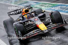 Max Verstappen (NLD) Red Bull Racing RB20 leaves the pits. 03.11.2024. Formula 1 World Championship, Rd 21, Brazilian Grand Prix, Sao Paulo, Brazil, Race Day.