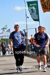 (L to R): Alexander Albon (THA) Williams Racing with Patrick Harding (GBR) Williams Racing Personal Trainer. 31.10.2024. Formula 1 World Championship, Rd 21, Brazilian Grand Prix, Sao Paulo, Brazil, Preparation Day.