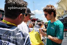 Felipe Drugovich (BRA) Aston Martin F1 Team, Reserve and Development Programme Driver with fans. 31.10.2024. Formula 1 World Championship, Rd 21, Brazilian Grand Prix, Sao Paulo, Brazil, Preparation Day.