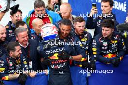 1st place Max Verstappen (NLD) Red Bull Racing RB20 celebrates with the team. 09.06.2024. Formula 1 World Championship, Rd 9, Canadian Grand Prix, Montreal, Canada, Race Day.