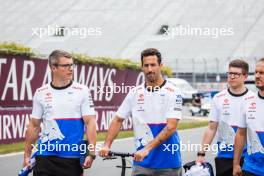 Daniel Ricciardo (AUS) RB walks the circuit with the team. 06.06.2024. Formula 1 World Championship, Rd 9, Canadian Grand Prix, Montreal, Canada, Preparation Day.
