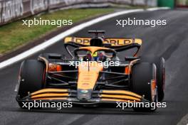 Oscar Piastri (AUS) McLaren MCL38. 19.04.2024. Formula 1 World Championship, Rd 5, Chinese Grand Prix, Shanghai, China, Sprint Qualifying Day.