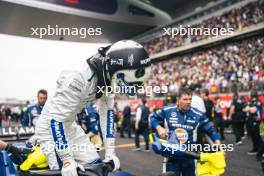 Alexander Albon (THA) Williams Racing FW46 on the grid. 21.04.2024. Formula 1 World Championship, Rd 5, Chinese Grand Prix, Shanghai, China, Race Day.
