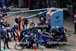 Logan Sargeant (USA) Williams Racing FW46 makes a pit stop. 21.04.2024. Formula 1 World Championship, Rd 5, Chinese Grand Prix, Shanghai, China, Race Day.