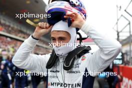 Logan Sargeant (USA) Williams Racing on the grid. 20.04.2024. Formula 1 World Championship, Rd 5, Chinese Grand Prix, Shanghai, China, Sprint and Qualifying Day.