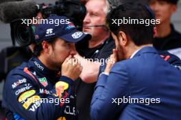 (L to R): Sergio Perez (MEX) Red Bull Racing with Mohammed Bin Sulayem (UAE) FIA President in qualifying parc ferme. 20.04.2024. Formula 1 World Championship, Rd 5, Chinese Grand Prix, Shanghai, China, Sprint and Qualifying Day.