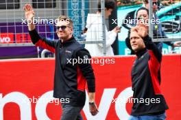 (L to R): Nico Hulkenberg (GER) Haas F1 Team and Kevin Magnussen (DEN) Haas F1 Team on the drivers' parade. 21.04.2024. Formula 1 World Championship, Rd 5, Chinese Grand Prix, Shanghai, China, Race Day.
