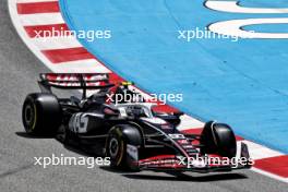 Oliver Bearman (GBR) Haas VF-24 Test Driver. 21.06.2024 Formula 1 World Championship, Rd 10, Spanish Grand Prix, Barcelona, Spain, Practice Day.