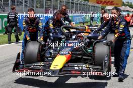 Max Verstappen (NLD) Red Bull Racing RB20 on the grid. 23.06.2024. Formula 1 World Championship, Rd 10, Spanish Grand Prix, Barcelona, Spain, Race Day.