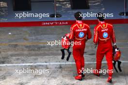 (L to R): Charles Leclerc (MON) Ferrari and Carlos Sainz Jr (ESP) Ferrari in parc ferme. 23.06.2024. Formula 1 World Championship, Rd 10, Spanish Grand Prix, Barcelona, Spain, Race Day.