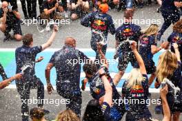 Race winner Max Verstappen (NLD) Red Bull Racing celebrates with the team. 23.06.2024. Formula 1 World Championship, Rd 10, Spanish Grand Prix, Barcelona, Spain, Race Day.