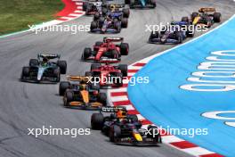 Max Verstappen (NLD) Red Bull Racing RB20 at the start of the race. 23.06.2024. Formula 1 World Championship, Rd 10, Spanish Grand Prix, Barcelona, Spain, Race Day.