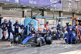 Logan Sargeant (USA) Williams Racing FW46 makes a pit stop. 23.06.2024. Formula 1 World Championship, Rd 10, Spanish Grand Prix, Barcelona, Spain, Race Day.