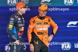 (L to R): Second placed Max Verstappen (NLD) Red Bull Racing with pole sitter Lando Norris (GBR) McLaren in qualifying parc ferme. 22.06.2024. Formula 1 World Championship, Rd 10, Spanish Grand Prix, Barcelona, Spain, Qualifying Day.
