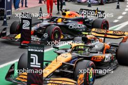 Pole sitter Lando Norris (GBR) McLaren MCL38 and second placed Max Verstappen (NLD) Red Bull Racing RB20 in qualifying parc ferme. 22.06.2024. Formula 1 World Championship, Rd 10, Spanish Grand Prix, Barcelona, Spain, Qualifying Day.