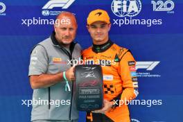 Lando Norris (GBR) McLaren is presented with the Pirelli Pole Position Award in qualifying parc ferme.  22.06.2024. Formula 1 World Championship, Rd 10, Spanish Grand Prix, Barcelona, Spain, Qualifying Day.