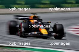 Max Verstappen (NLD) Red Bull Racing RB20. 22.06.2024. Formula 1 World Championship, Rd 10, Spanish Grand Prix, Barcelona, Spain, Qualifying Day.