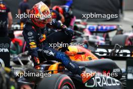 Max Verstappen (NLD) Red Bull Racing RB20 in qualifying parc ferme. 22.06.2024. Formula 1 World Championship, Rd 10, Spanish Grand Prix, Barcelona, Spain, Qualifying Day.