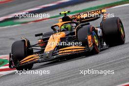 Lando Norris (GBR) McLaren MCL38. 22.06.2024. Formula 1 World Championship, Rd 10, Spanish Grand Prix, Barcelona, Spain, Qualifying Day.