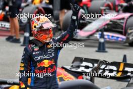 Max Verstappen (NLD) Red Bull Racing celebrates his second position in qualifying parc ferme. 22.06.2024. Formula 1 World Championship, Rd 10, Spanish Grand Prix, Barcelona, Spain, Qualifying Day.