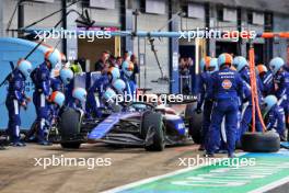 Alexander Albon (THA) Williams Racing FW46 makes a pit stop. 07.07.2024. Formula 1 World Championship, Rd 12, British Grand Prix, Silverstone, England, Race Day.