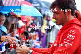 Carlos Sainz Jr (ESP) Ferrari with fans. 06.07.2024. Formula 1 World Championship, Rd 12, British Grand Prix, Silverstone, England, Qualifying Day.