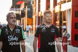 (L to R): Beat Zehnder (SUI) Sauber F1 Sporting Director with Nico Hulkenberg (GER) Haas F1 Team. 19.07.2024. Formula 1 World Championship, Rd 13, Hungarian Grand Prix, Budapest, Hungary, Practice Day.