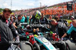 Lewis Hamilton (GBR) Mercedes AMG F1 W15 on the grid. 21.07.2024. Formula 1 World Championship, Rd 13, Hungarian Grand Prix, Budapest, Hungary, Race Day.