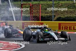 Lewis Hamilton (GBR) Mercedes AMG F1 W15 locks up under braking. 21.07.2024. Formula 1 World Championship, Rd 13, Hungarian Grand Prix, Budapest, Hungary, Race Day.