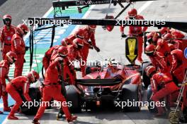 Carlos Sainz Jr (ESP) Ferrari SF-24 makes a pit stop. 21.07.2024. Formula 1 World Championship, Rd 13, Hungarian Grand Prix, Budapest, Hungary, Race Day.