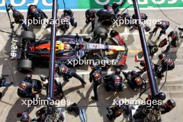 Sergio Perez (MEX) Red Bull Racing RB20 makes a pit stop. 21.07.2024. Formula 1 World Championship, Rd 13, Hungarian Grand Prix, Budapest, Hungary, Race Day.
