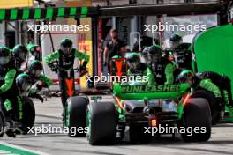 Valtteri Bottas (FIN) Sauber C44 makes a pit stop. 21.07.2024. Formula 1 World Championship, Rd 13, Hungarian Grand Prix, Budapest, Hungary, Race Day.